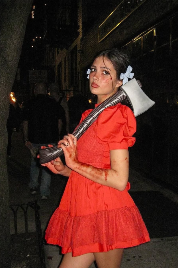 21 Scary Halloween Costumes Guaranteed to Be the Most Unsettling Look at the Party 21 Scary Halloween Costumes Guaranteed to Be the Most Unsettling Look at the Party