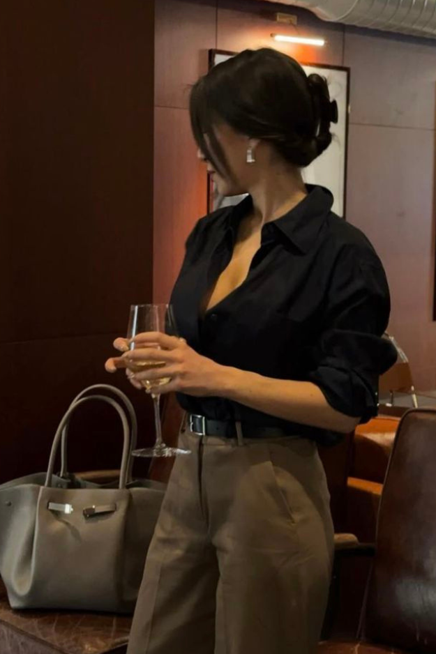 15 Easy Habits to Steal From Attractive Women (That Have Nothing to Do With Looks) 15 Easy Habits to Steal From Attractive Women (That Have Nothing to Do With Looks)