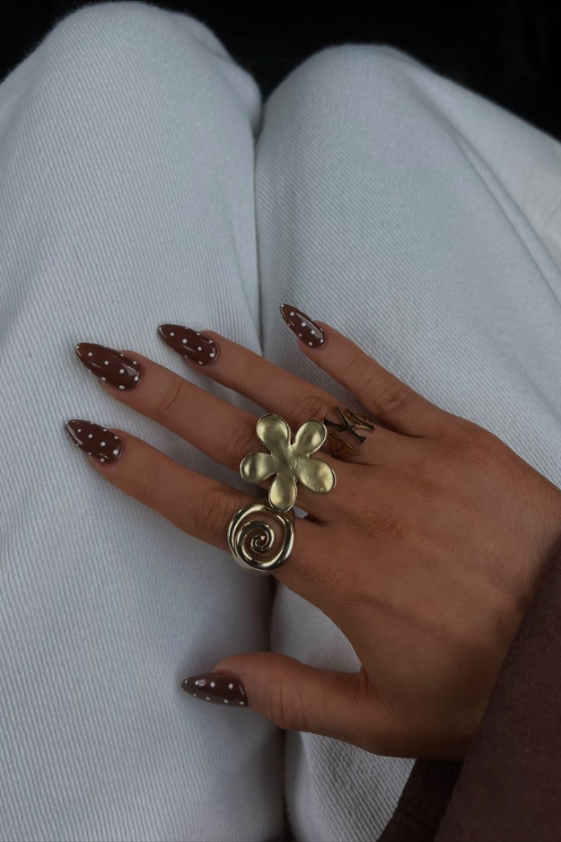 18 Brown Nail Designs That Quietly Scream Luxury 18 Brown Nail Designs That Quietly Scream Luxury