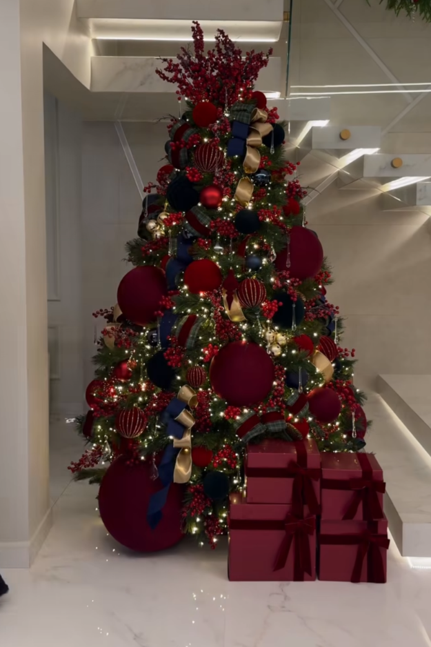 The 8 Christmas Tree Trends 2026 Making Traditional Trees Look a Little Predictable The 8 Christmas Tree Trends 2026 Making Traditional Trees Look a Little Predictable
