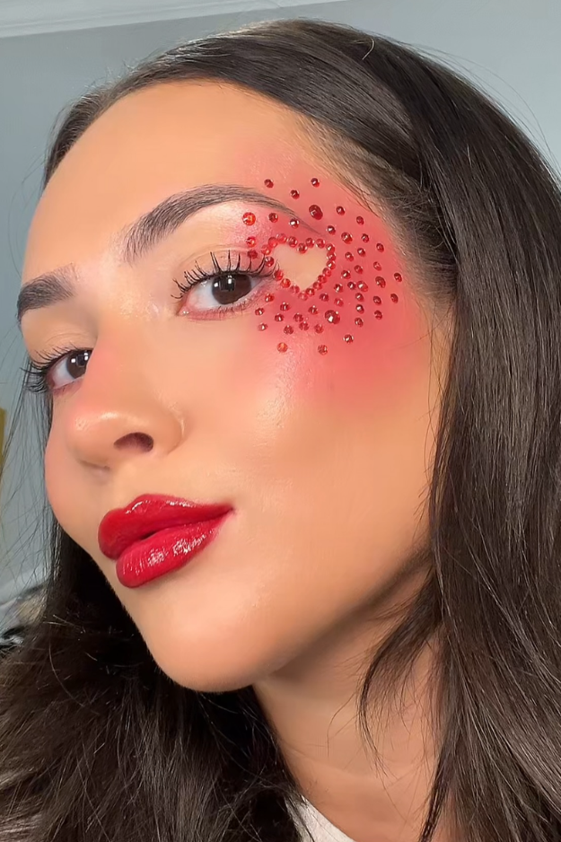 19 Damn Easy Halloween Makeup Ideas for People Who Forgot to Plan a Costume 19 Damn Easy Halloween Makeup Ideas for People Who Forgot to Plan a Costume