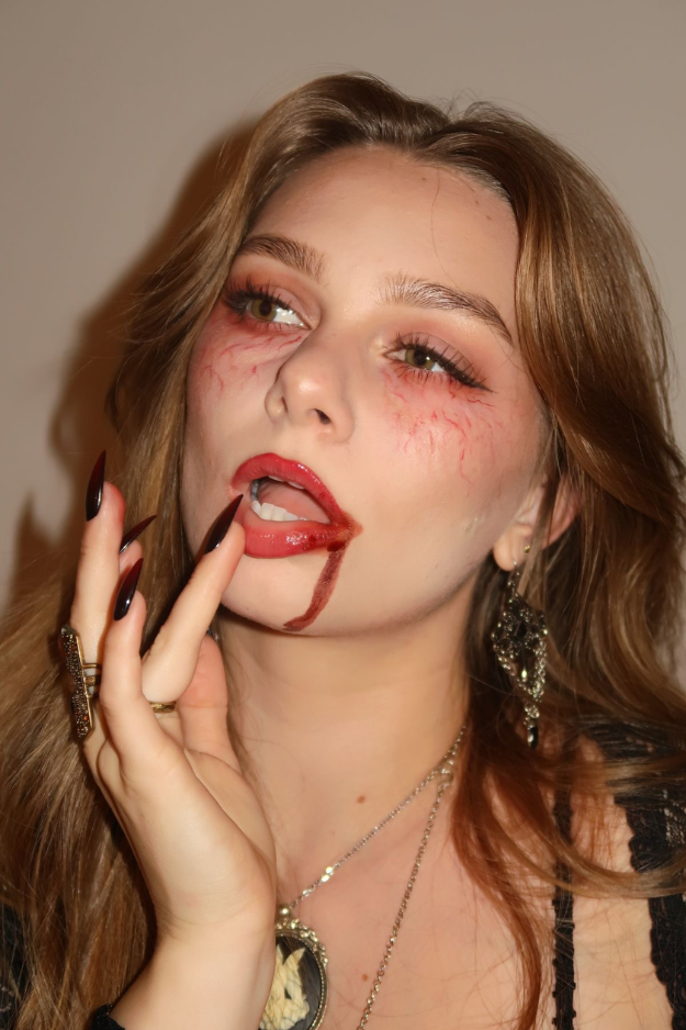19 Damn Easy Halloween Makeup Ideas for People Who Forgot to Plan a Costume 19 Damn Easy Halloween Makeup Ideas for People Who Forgot to Plan a Costume