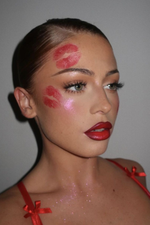 19 Damn Easy Halloween Makeup Ideas for People Who Forgot to Plan a Costume 19 Damn Easy Halloween Makeup Ideas for People Who Forgot to Plan a Costume
