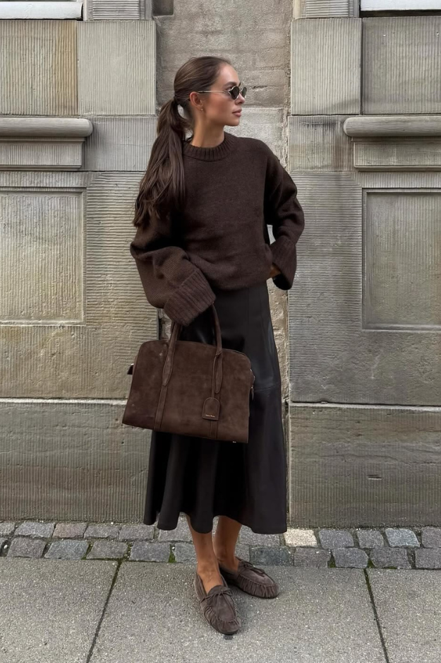 19 Fall Skirt Outfits That Make You Want to Ditch Jeans for the Rest of the Season 19 Fall Skirt Outfits That Make You Want to Ditch Jeans for the Rest of the Season