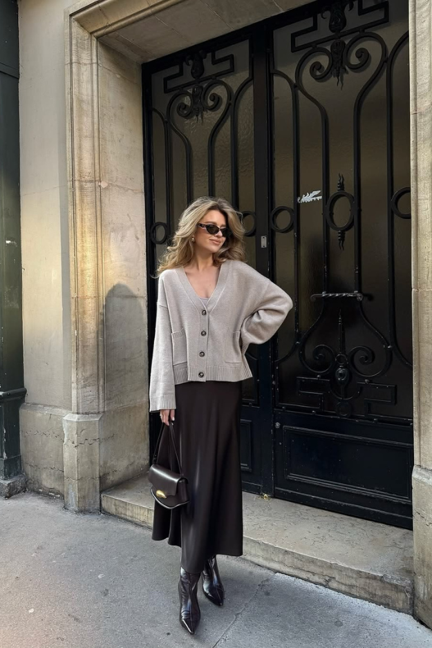 19 Fall Skirt Outfits That Make You Want to Ditch Jeans for the Rest of the Season 19 Fall Skirt Outfits That Make You Want to Ditch Jeans for the Rest of the Season