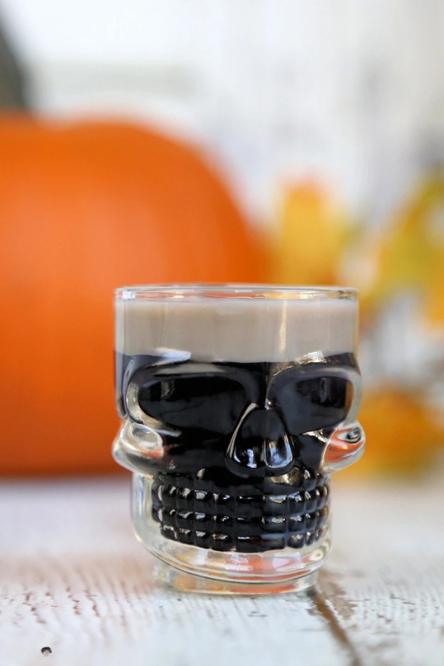 30 Halloween Cocktails That Look Like They Came Straight From a Witch’s Bar Cart 30 Halloween Cocktails That Look Like They Came Straight From a Witch’s Bar Cart