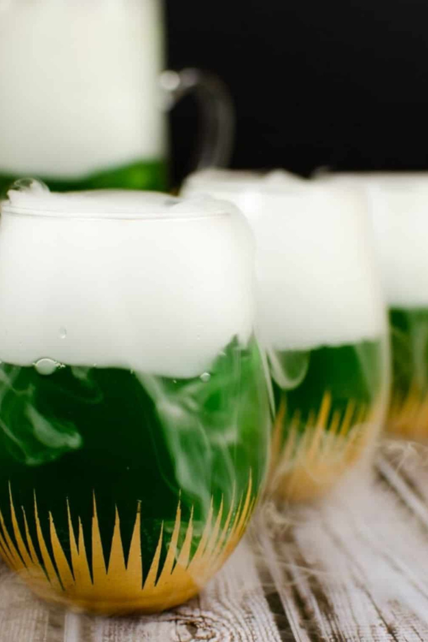 30 Halloween Cocktails That Look Like They Came Straight From a Witch’s Bar Cart 30 Halloween Cocktails That Look Like They Came Straight From a Witch’s Bar Cart