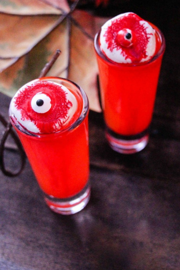 30 Halloween Cocktails That Look Like They Came Straight From a Witch’s Bar Cart 30 Halloween Cocktails That Look Like They Came Straight From a Witch’s Bar Cart