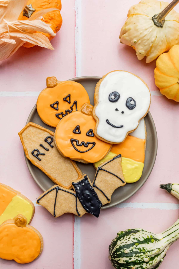 30 These Halloween Cookies Will Be the First Thing Gone at the Party 30 These Halloween Cookies Will Be the First Thing Gone at the Party