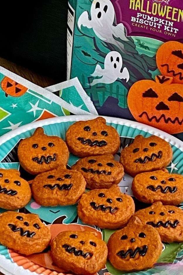 30 These Halloween Cookies Will Be the First Thing Gone at the Party 30 These Halloween Cookies Will Be the First Thing Gone at the Party