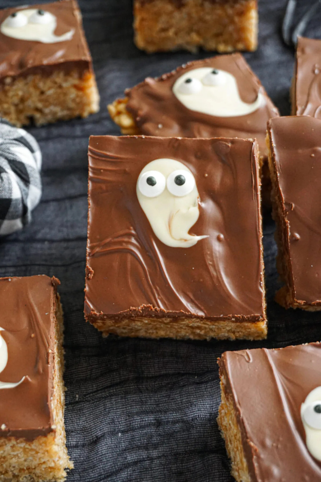 30 These Halloween Cookies Will Be the First Thing Gone at the Party 30 These Halloween Cookies Will Be the First Thing Gone at the Party