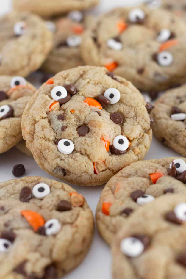30 These Halloween Cookies Will Be the First Thing Gone at the Party 30 These Halloween Cookies Will Be the First Thing Gone at the Party