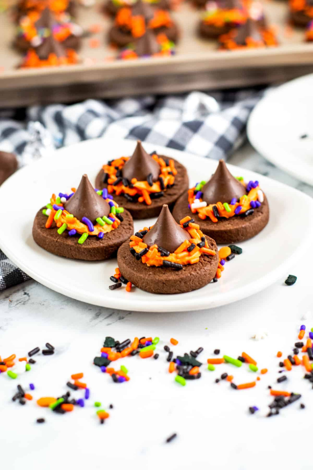 30 These Halloween Cookies Will Be the First Thing Gone at the Party 30 These Halloween Cookies Will Be the First Thing Gone at the Party
