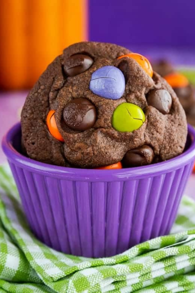 30 These Halloween Cookies Will Be the First Thing Gone at the Party 30 These Halloween Cookies Will Be the First Thing Gone at the Party