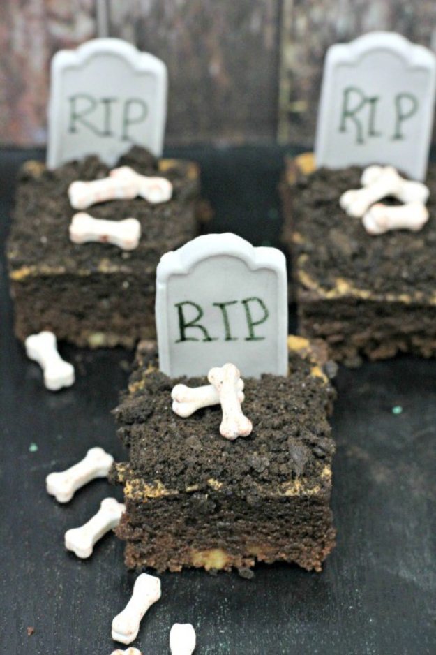 31 Easy Halloween Desserts That Steal the Spotlight Before the Candy Does 31 Easy Halloween Desserts That Steal the Spotlight Before the Candy Does