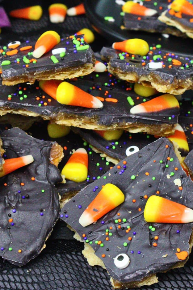 31 Easy Halloween Desserts That Steal the Spotlight Before the Candy Does 31 Easy Halloween Desserts That Steal the Spotlight Before the Candy Does