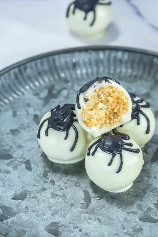 31 Easy Halloween Desserts That Steal the Spotlight Before the Candy Does 31 Easy Halloween Desserts That Steal the Spotlight Before the Candy Does