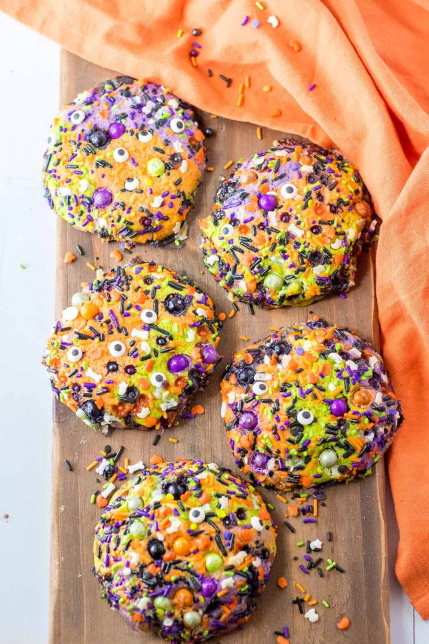 31 Easy Halloween Desserts That Steal the Spotlight Before the Candy Does 31 Easy Halloween Desserts That Steal the Spotlight Before the Candy Does