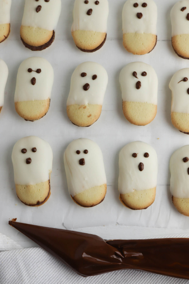 31 Easy Halloween Desserts That Steal the Spotlight Before the Candy Does 31 Easy Halloween Desserts That Steal the Spotlight Before the Candy Does