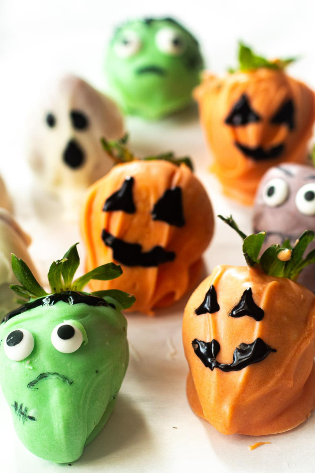42 Halloween Snacks So Fun, Even Adults Will Race to the Snack Table 42 Halloween Snacks So Fun, Even Adults Will Race to the Snack Table