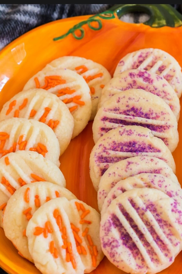 42 Halloween Snacks So Fun, Even Adults Will Race to the Snack Table 42 Halloween Snacks So Fun, Even Adults Will Race to the Snack Table