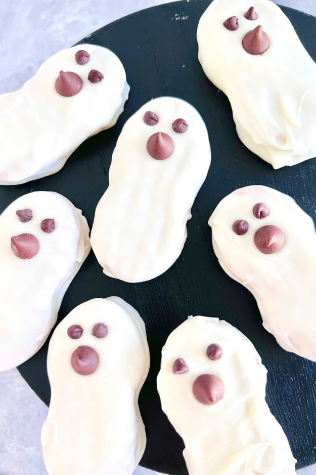 42 Halloween Snacks So Fun, Even Adults Will Race to the Snack Table 42 Halloween Snacks So Fun, Even Adults Will Race to the Snack Table