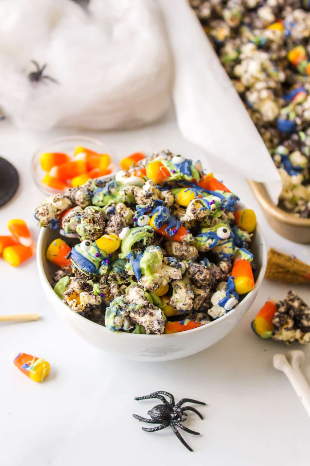 42 Halloween Snacks So Fun, Even Adults Will Race to the Snack Table 42 Halloween Snacks So Fun, Even Adults Will Race to the Snack Table
