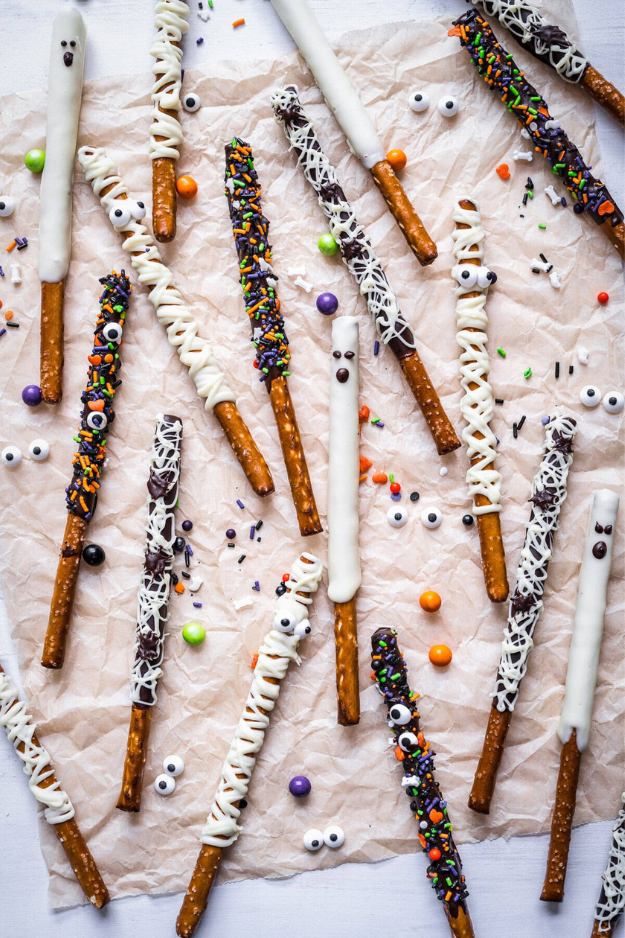 42 Halloween Snacks So Fun, Even Adults Will Race to the Snack Table 42 Halloween Snacks So Fun, Even Adults Will Race to the Snack Table