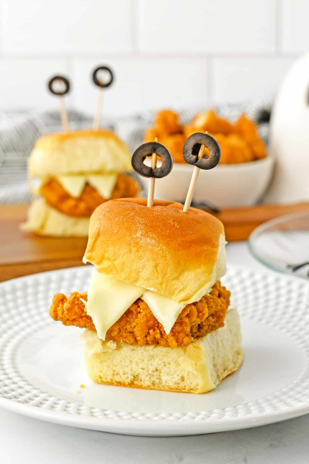 42 Halloween Snacks So Fun, Even Adults Will Race to the Snack Table 42 Halloween Snacks So Fun, Even Adults Will Race to the Snack Table