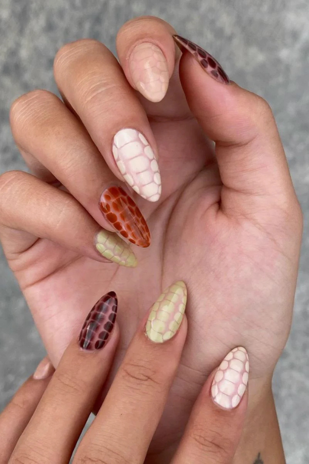 24 September Nails That Are the Perfect Goodbye to Summer and Hello to Fall 24 September Nails That Are the Perfect Goodbye to Summer and Hello to Fall