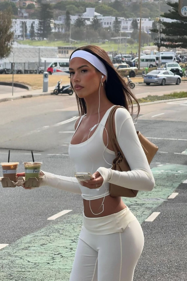 15 Trendy Sportliche Outfits That Nail the Cool-Girl Athleisure Look Every Time 15 Trendy Sportliche Outfits That Nail the Cool-Girl Athleisure Look Every Time