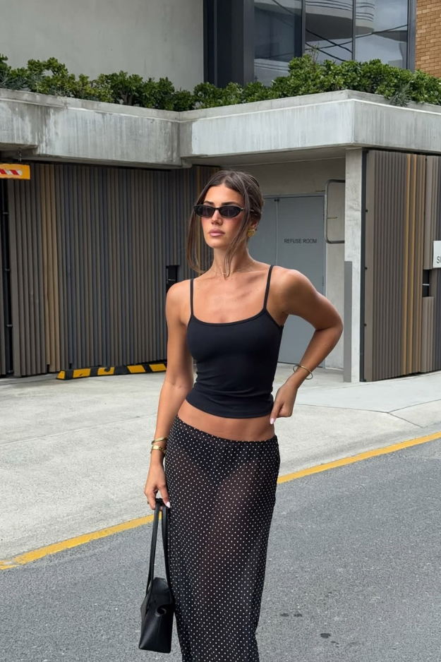 14 Cool-Girl Tank Top Outfits That Feel Effortless but Still Get Compliments 14 Cool-Girl Tank Top Outfits That Feel Effortless but Still Get Compliments