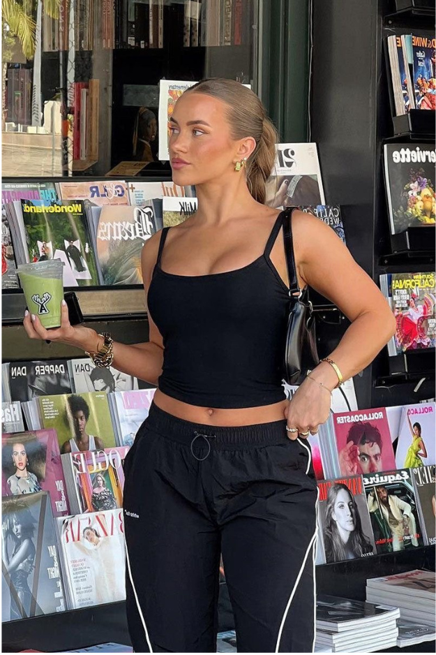 14 Cool-Girl Tank Top Outfits That Feel Effortless but Still Get Compliments 14 Cool-Girl Tank Top Outfits That Feel Effortless but Still Get Compliments