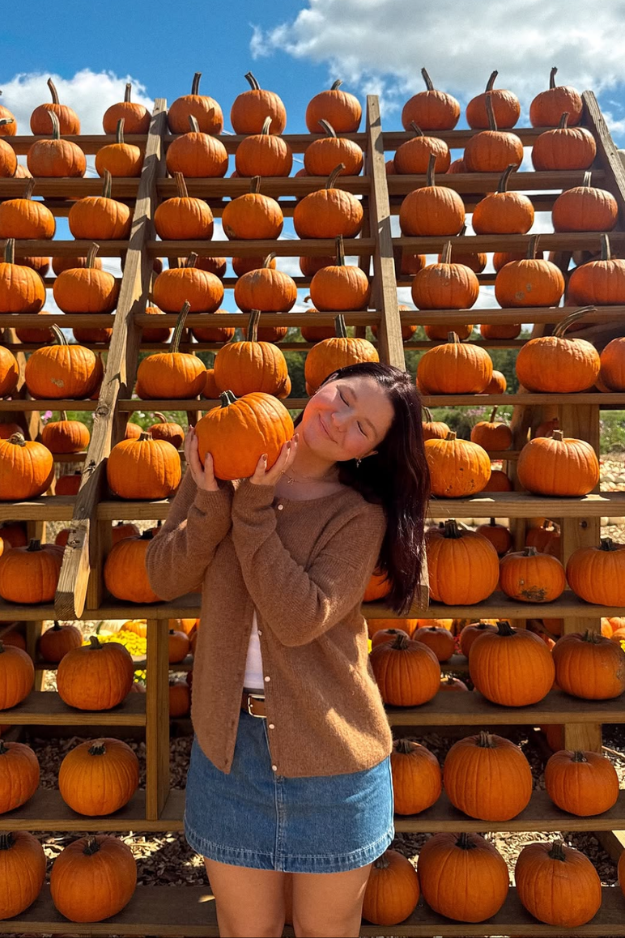 16 Pumpkin Patch Outfits That Belong in Your Favorite Fall Photo Dump 16 Pumpkin Patch Outfits That Belong in Your Favorite Fall Photo Dump