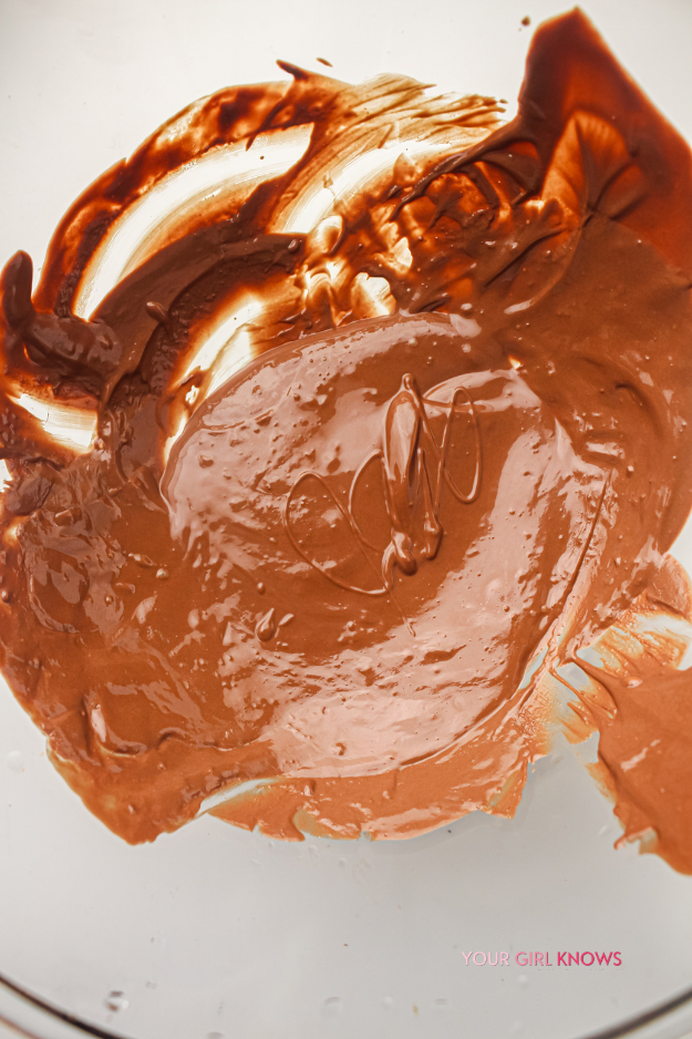 Healthy Cookie Dough Bark That Tastes Like a Cheat Dessert (Without the Guilt) Healthy Cookie Dough Bark That Tastes Like a Cheat Dessert (Without the Guilt)