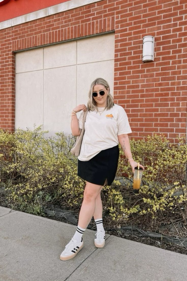 What to Wear If You're Petite With a Tummy (The Genius Styling Guide) What to Wear If You're Petite With a Tummy (The Genius Styling Guide)