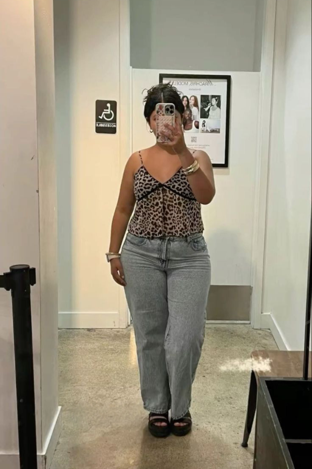 What to Wear If You're Petite With a Tummy (The Genius Styling Guide) What to Wear If You're Petite With a Tummy (The Genius Styling Guide)