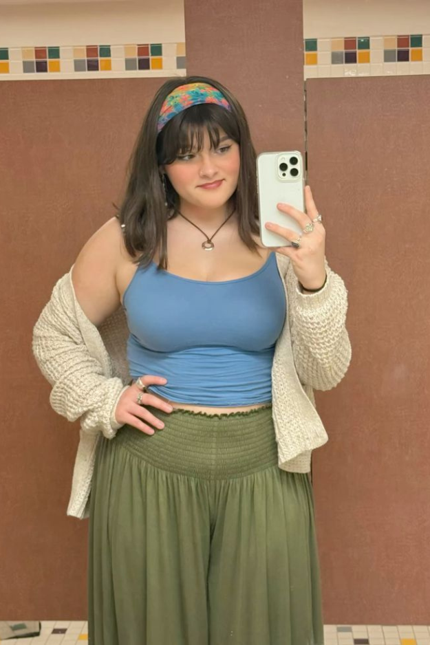 What to Wear If You're Petite With a Tummy (The Genius Styling Guide) What to Wear If You're Petite With a Tummy (The Genius Styling Guide)