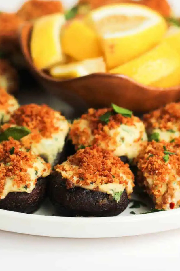 40 Christmas Appetizers That Will Have Everyone Hovering Around the Food Table 40 Christmas Appetizers That Will Have Everyone Hovering Around the Food Table