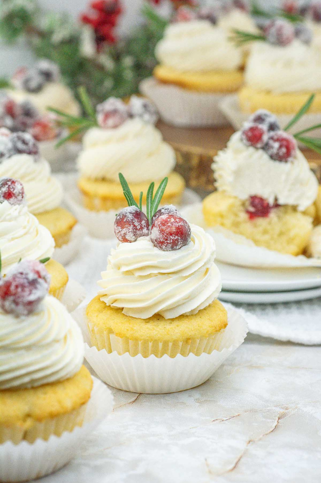 34 Christmas Cupcakes Everyone Will Be Snapping Photos Of Before Dessert 34 Christmas Cupcakes Everyone Will Be Snapping Photos Of Before Dessert