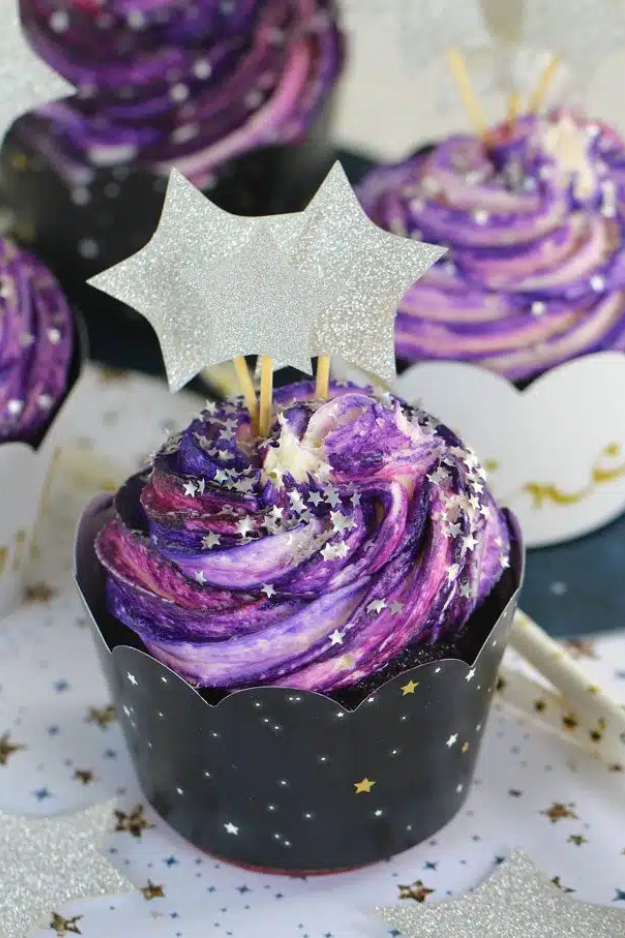 34 Christmas Cupcakes Everyone Will Be Snapping Photos Of Before Dessert 34 Christmas Cupcakes Everyone Will Be Snapping Photos Of Before Dessert