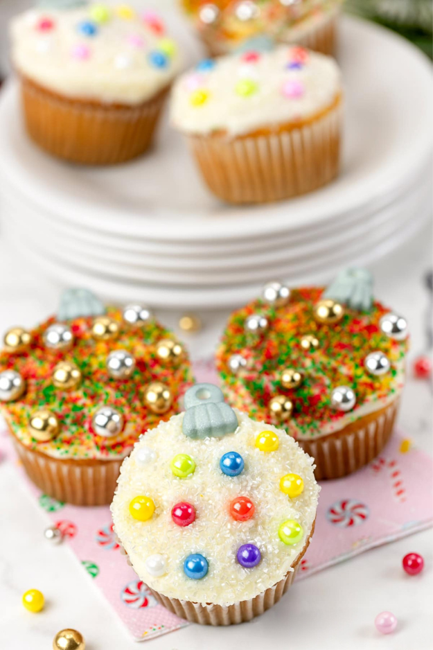 34 Christmas Cupcakes Everyone Will Be Snapping Photos Of Before Dessert 34 Christmas Cupcakes Everyone Will Be Snapping Photos Of Before Dessert