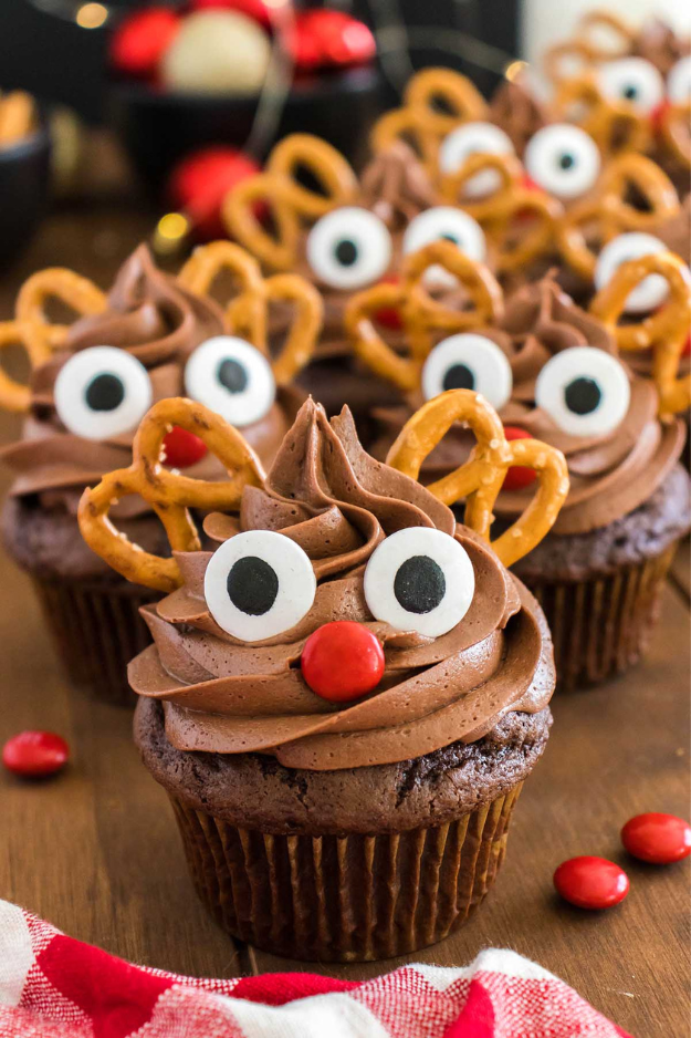 34 Christmas Cupcakes Everyone Will Be Snapping Photos Of Before Dessert 34 Christmas Cupcakes Everyone Will Be Snapping Photos Of Before Dessert