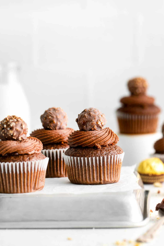 34 Christmas Cupcakes Everyone Will Be Snapping Photos Of Before Dessert 34 Christmas Cupcakes Everyone Will Be Snapping Photos Of Before Dessert