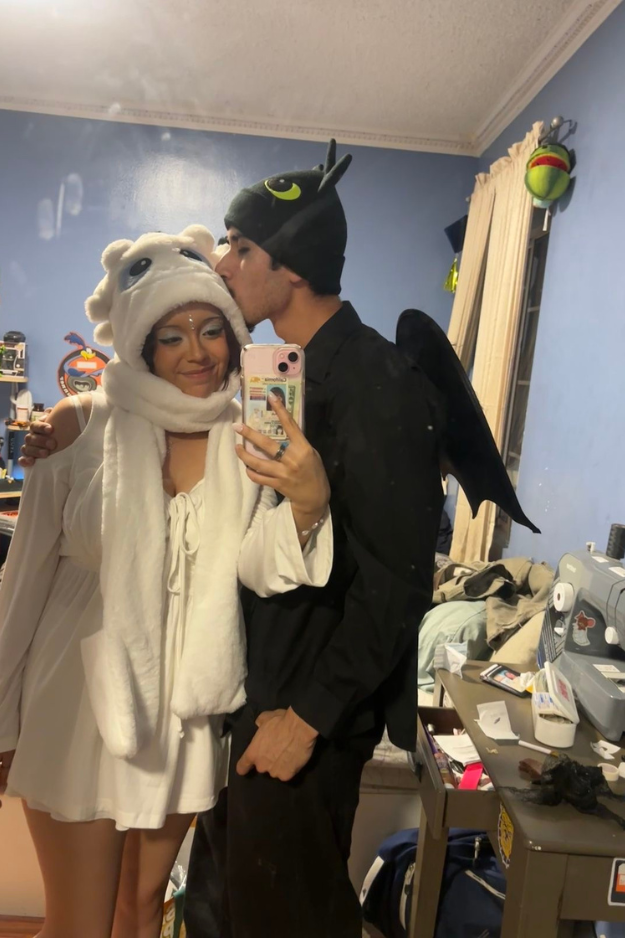 32 Cute Couple Halloween Costumes That’ll Win Every “Best Dressed” Vote 32 Cute Couple Halloween Costumes That’ll Win Every “Best Dressed” Vote