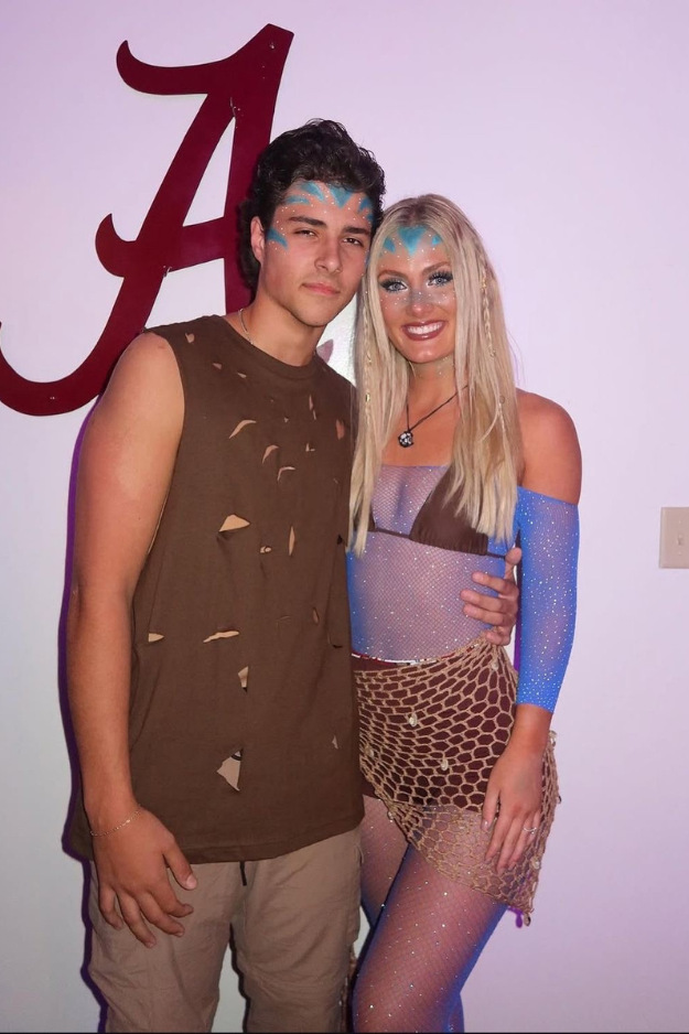 32 Cute Couple Halloween Costumes That’ll Win Every “Best Dressed” Vote 32 Cute Couple Halloween Costumes That’ll Win Every “Best Dressed” Vote