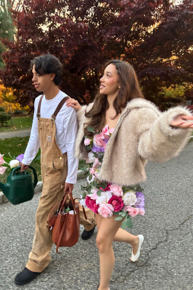 32 Cute Couple Halloween Costumes That’ll Win Every “Best Dressed” Vote 32 Cute Couple Halloween Costumes That’ll Win Every “Best Dressed” Vote
