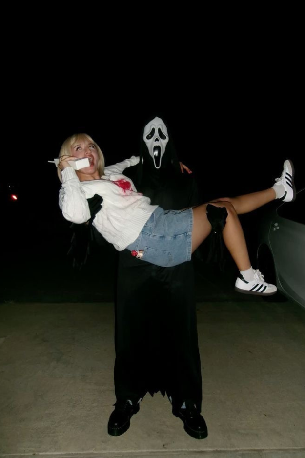 32 Cute Couple Halloween Costumes That’ll Win Every “Best Dressed” Vote 32 Cute Couple Halloween Costumes That’ll Win Every “Best Dressed” Vote