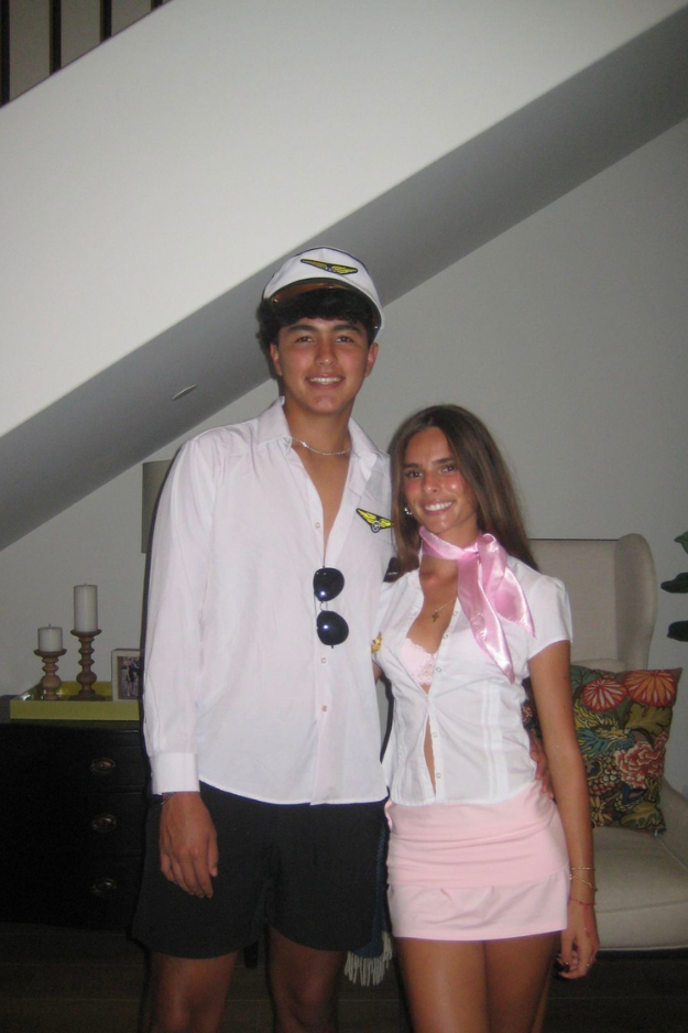 32 Cute Couple Halloween Costumes That’ll Win Every “Best Dressed” Vote 32 Cute Couple Halloween Costumes That’ll Win Every “Best Dressed” Vote