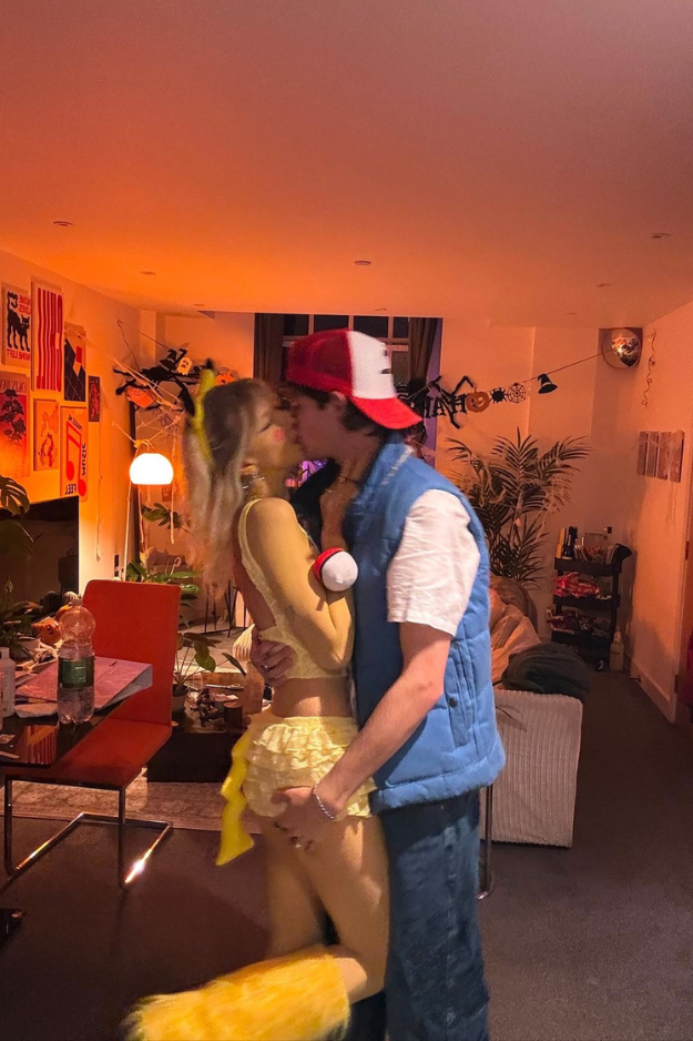 32 Cute Couple Halloween Costumes That’ll Win Every “Best Dressed” Vote 32 Cute Couple Halloween Costumes That’ll Win Every “Best Dressed” Vote